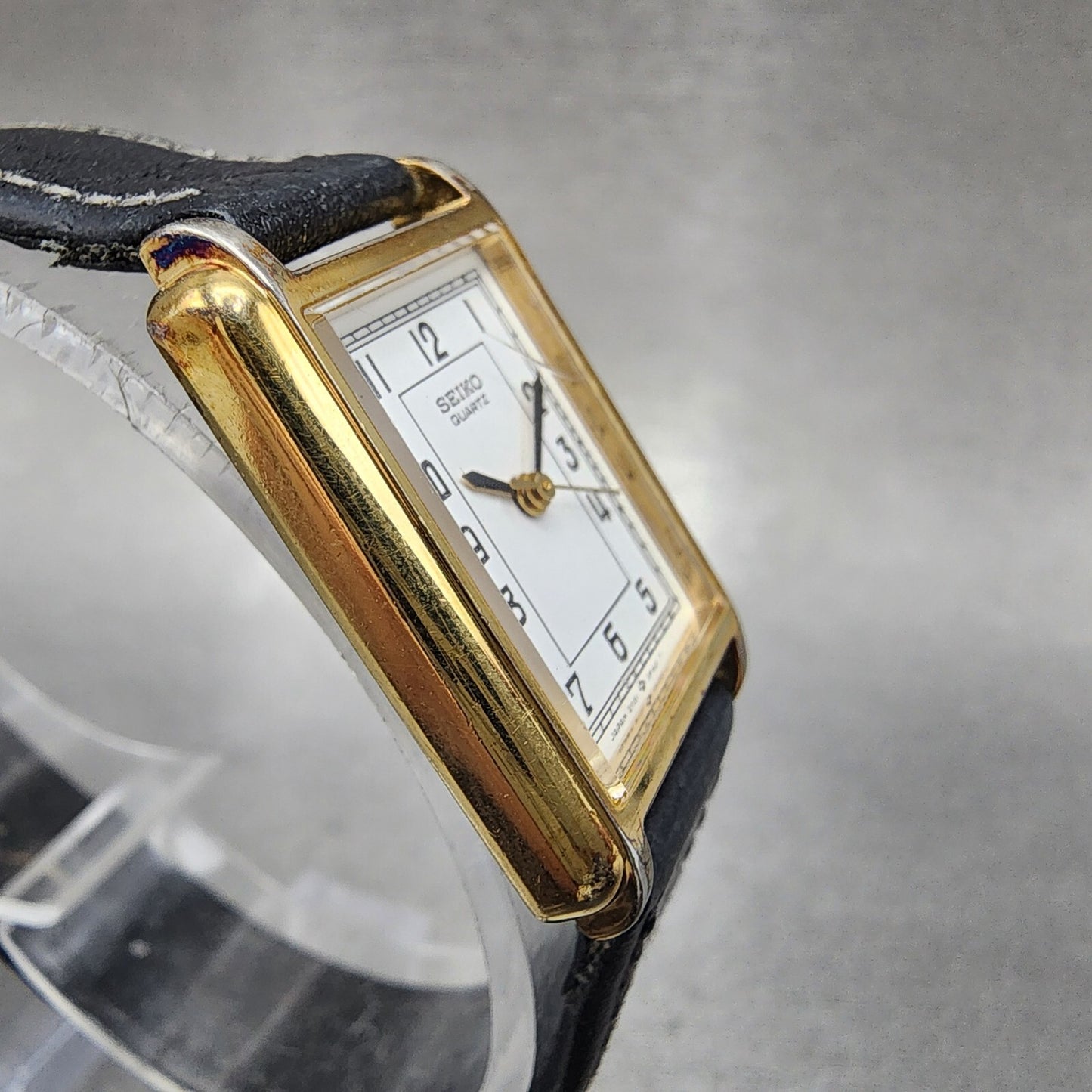 Seiko Tank Watch Women 20mm White Dial Gold Tone Rectangle 2Y015B09 New Battery3