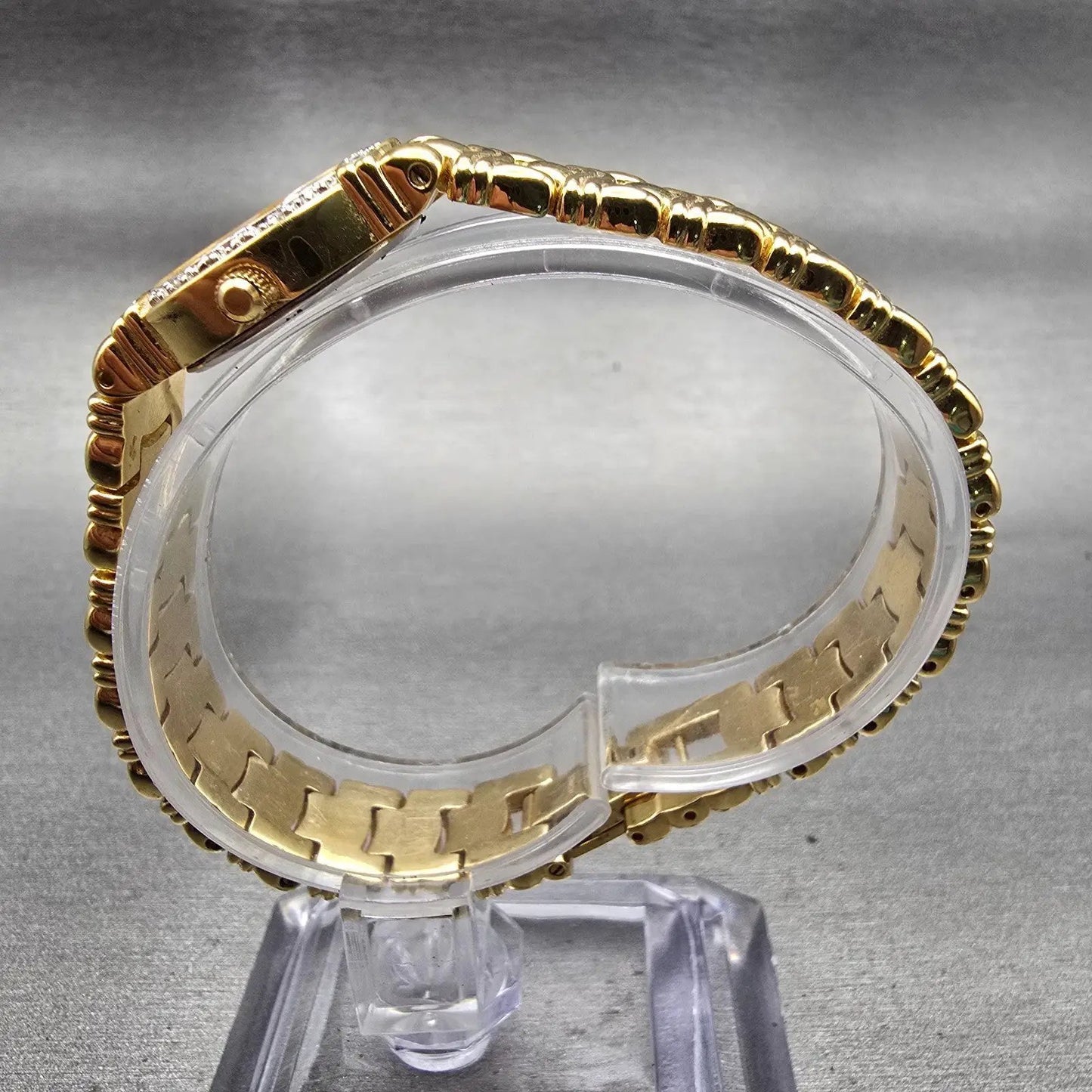 Bulova Watch Women 16mm Ivory Dial Gold Tone Gemmed Oval 98R37 New Battery6