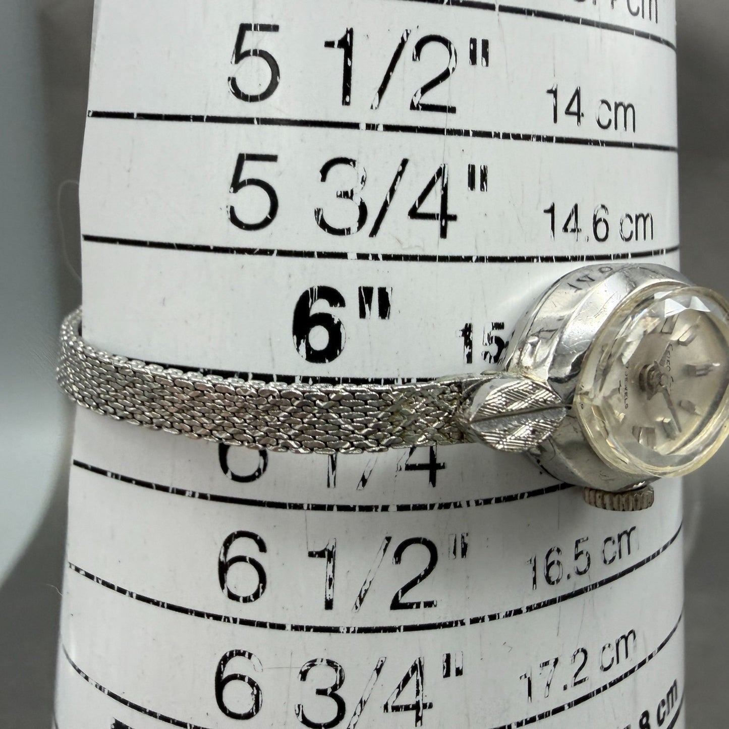 Seiko Solar Watch Women 15mm Silver Dial Silver Tone Oval Manual 10-7780 Runs10