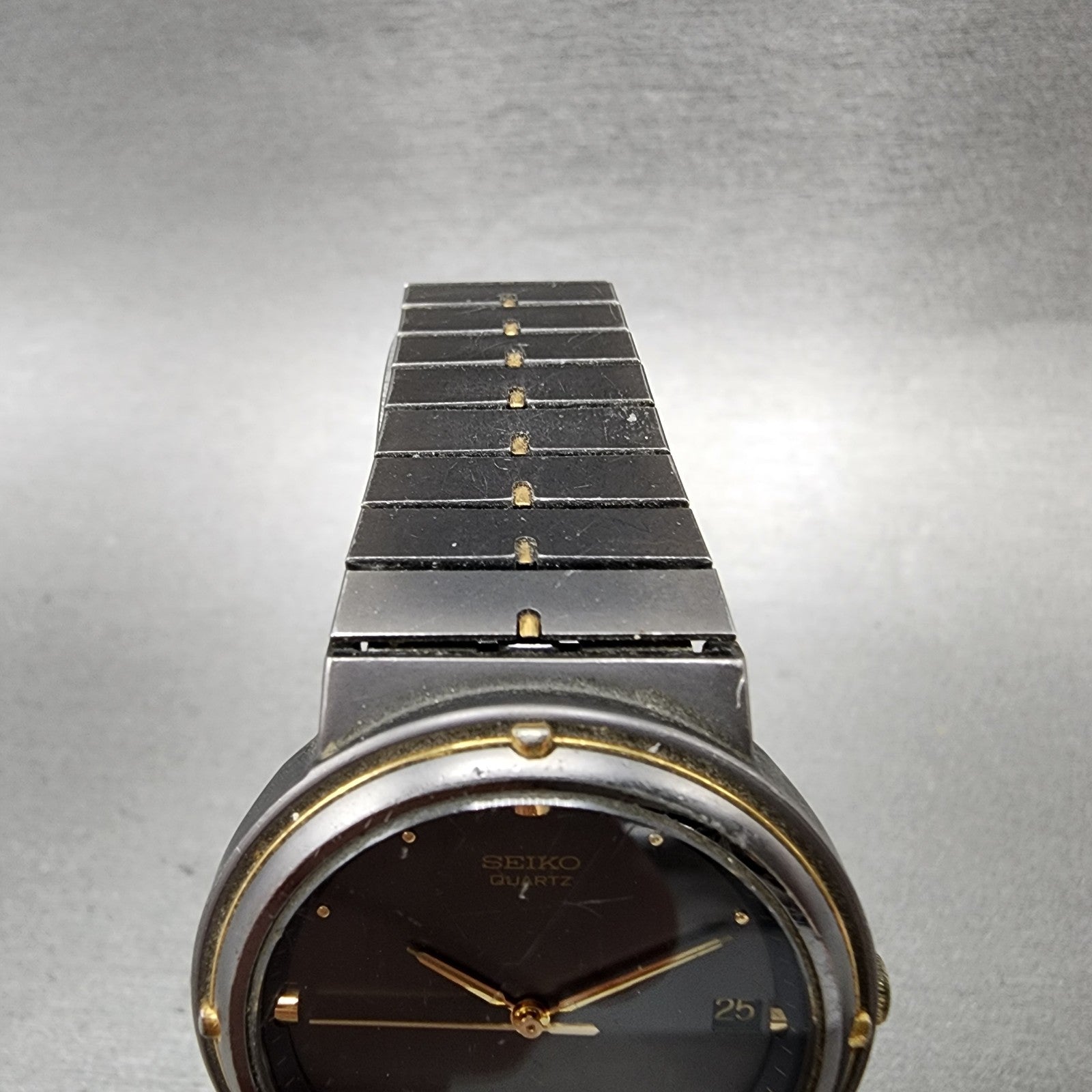 Seiko Watch Men 33mm Black Dial Black & Gold Tone Round Date 74326050 New Batt4