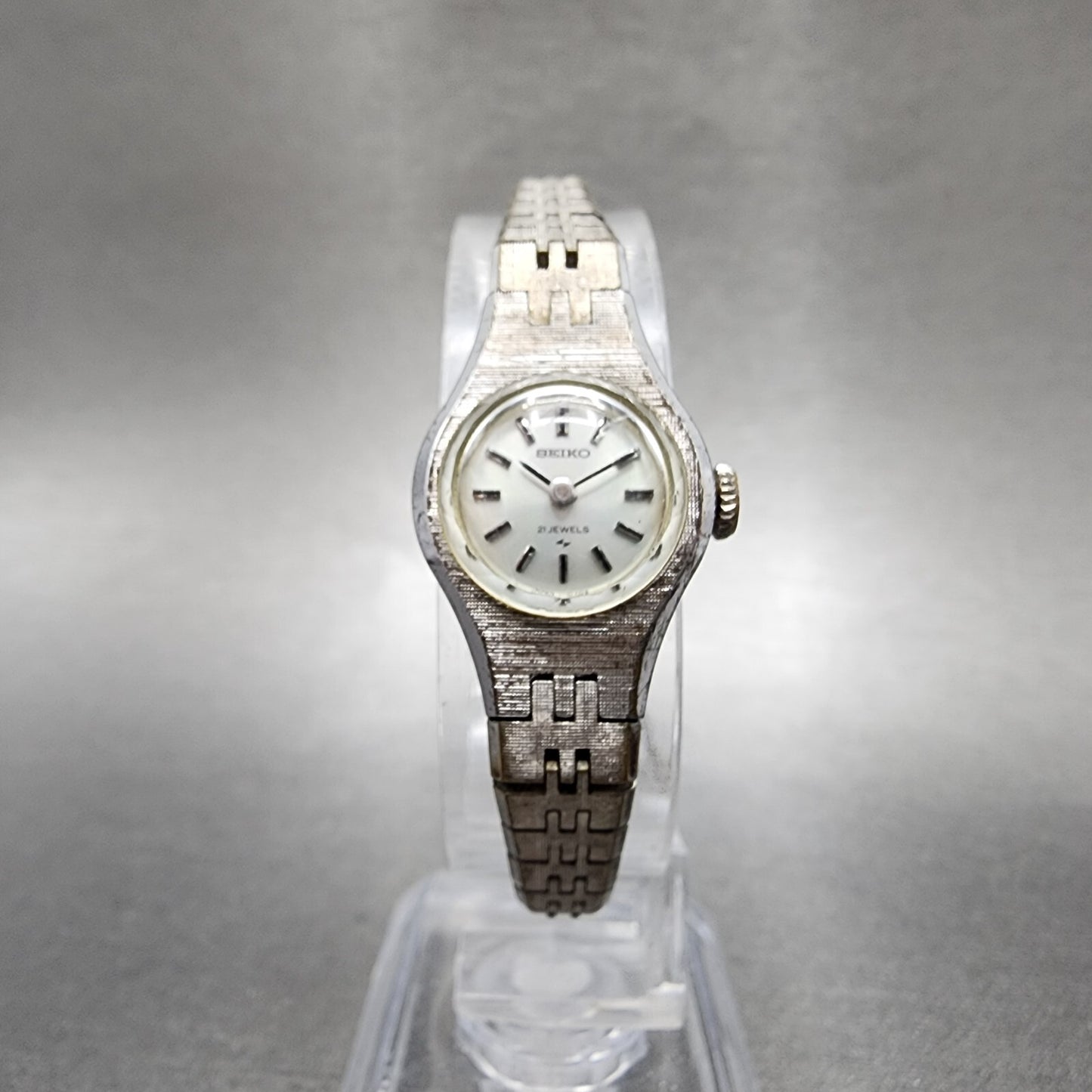 Seiko Watch Women 17mm Silver Dial Silver Tone Manual Round 110330 Runs5