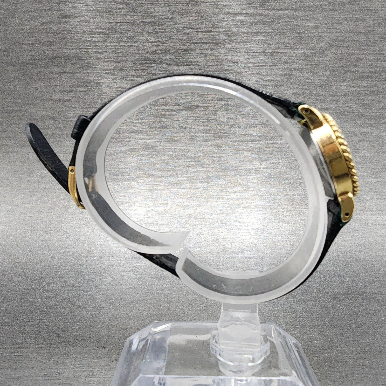 Seiko Watch Women 20mm Black Dial Gold Tone Oval 165199 New Battery10