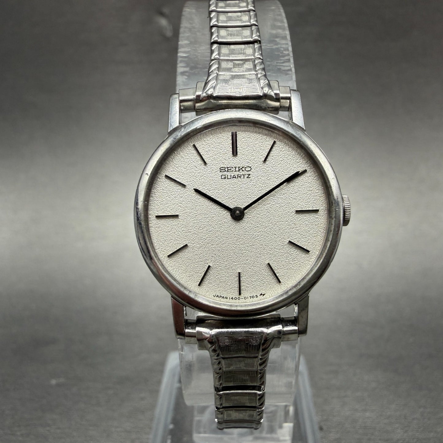 Seiko Watch Women 23mm Silver Dial Silver Tone Round 1400-0049 New Battery0