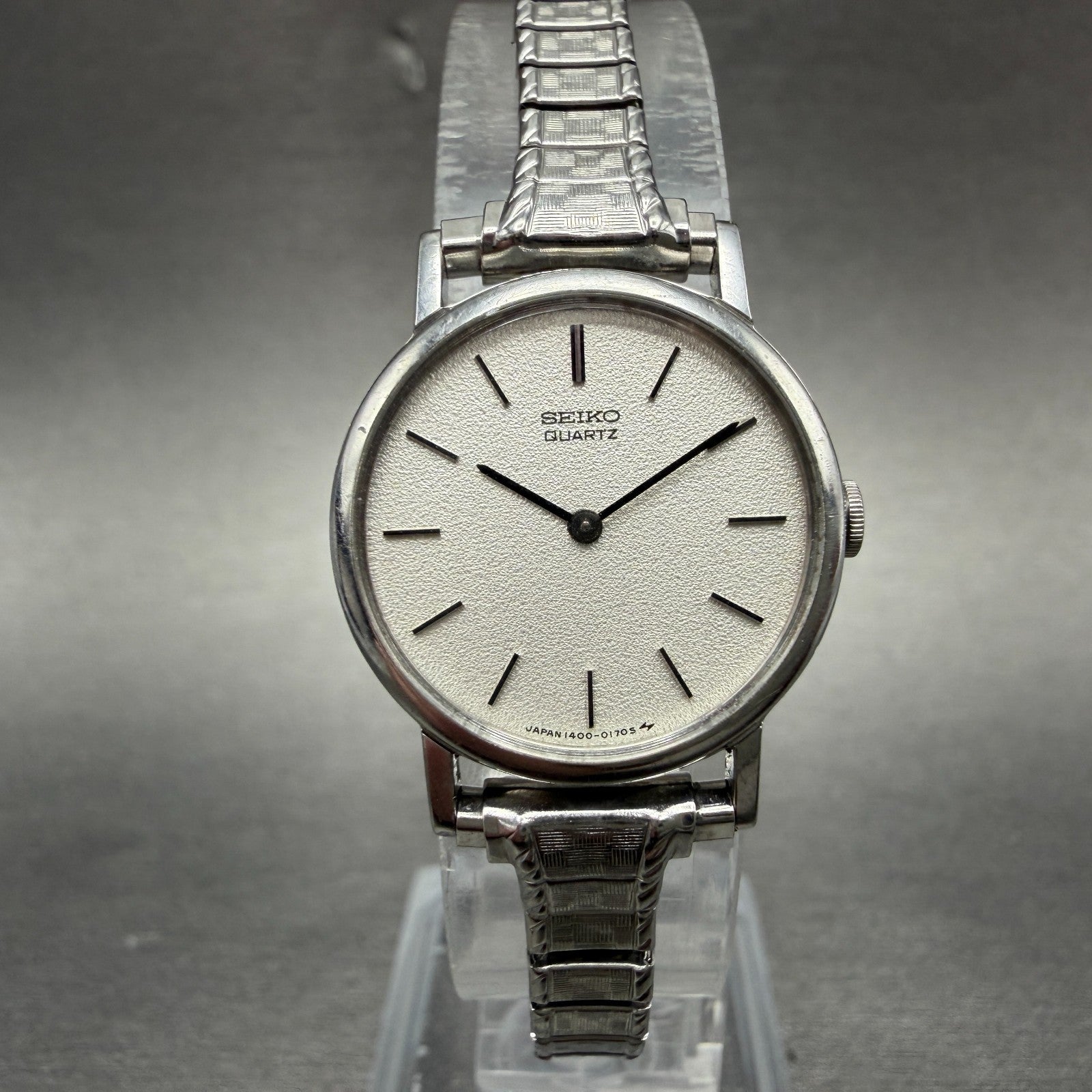 Seiko Watch Women 23mm Silver Dial Silver Tone Round 1400-0049 New Battery0