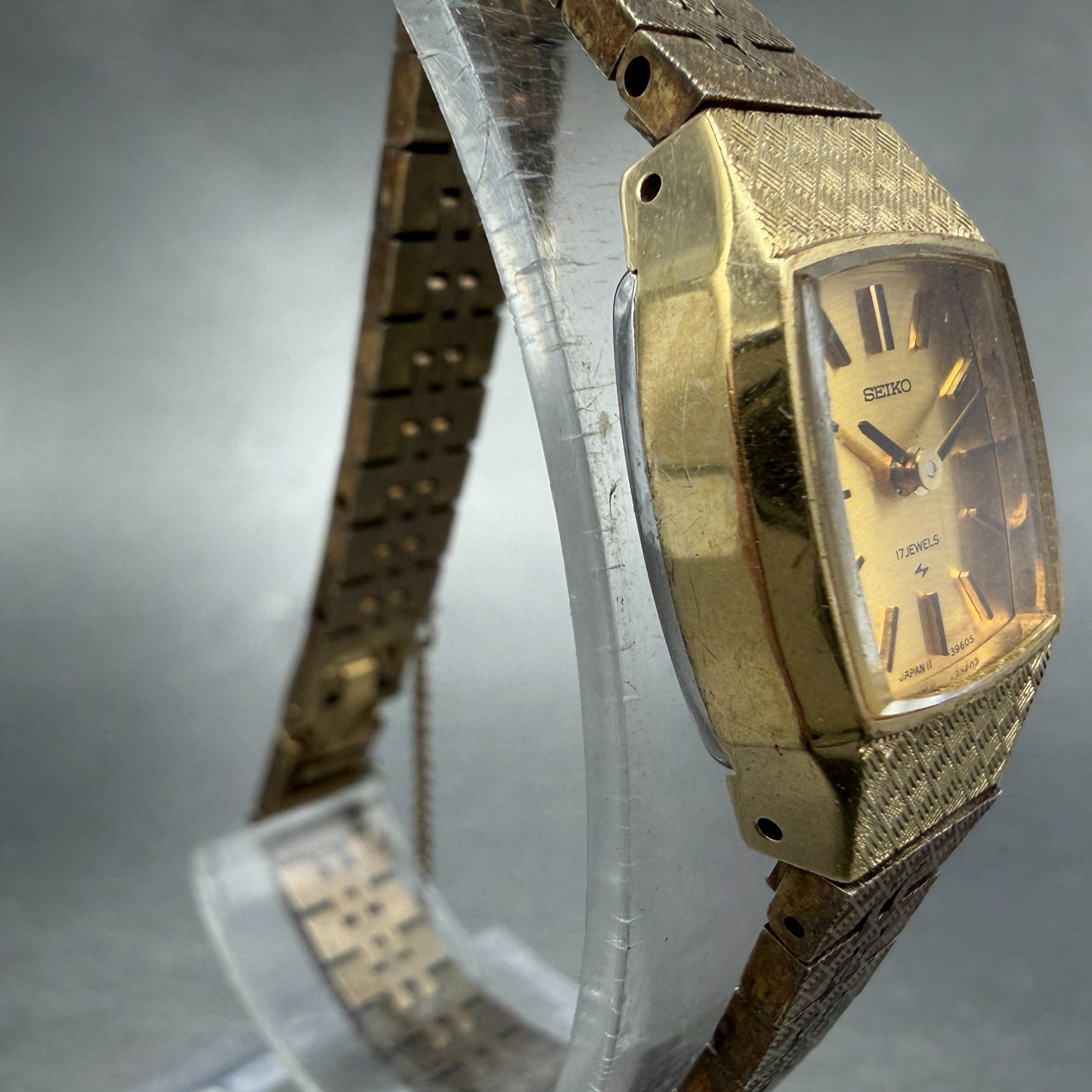 Seiko Tank Watch Women 17mm Champagne Dial Gold Tone Manual 11-4210 Runs Vintage3