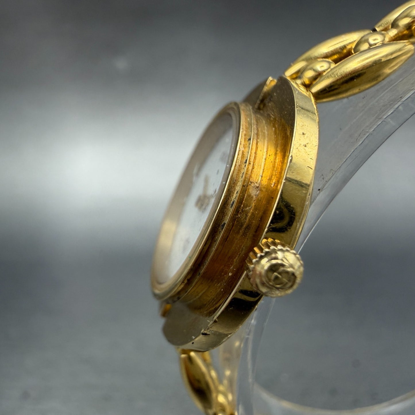 Gucci 1100L Watch Women 26mm White Dial Gold Plated Round Bezel VTGPARTS3