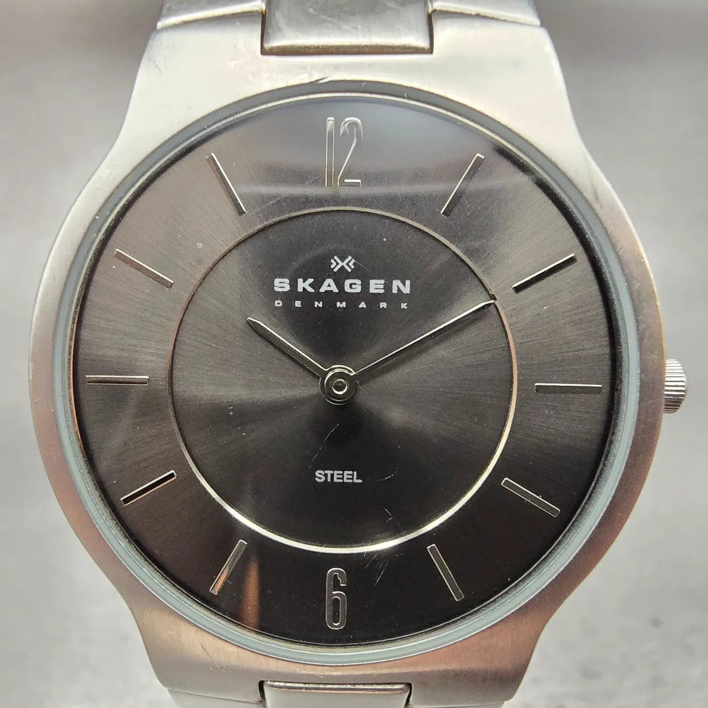 Skagen Watch Men 34mm Gray Dial Silver Tone Round 572LSXM New Battery1