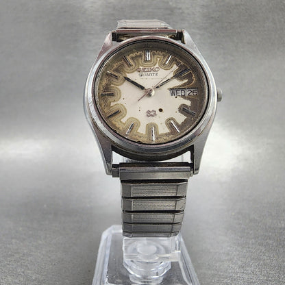 Seiko SQ Watch Men 32mm Silver Dial Silver Tone Daydate Round 8123-6220 PARTS