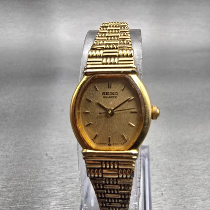 Seiko Watch Women 17mm Gold Dial Gold Tone Oval 2Y01-5C19 New Battery Vintage0