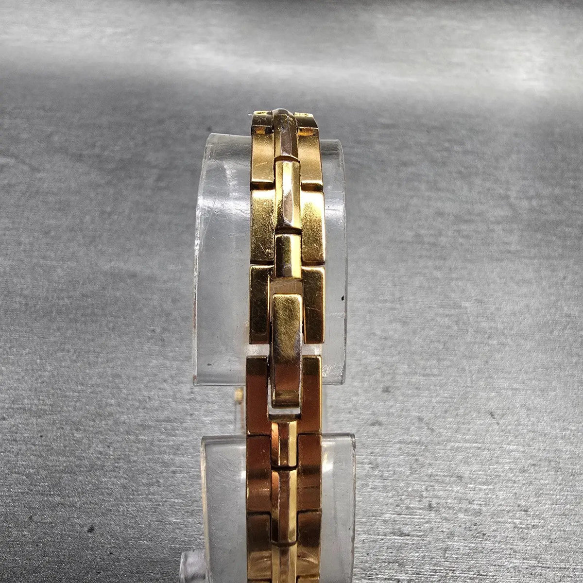 Seiko Tank Watch Women 13mm Gold Dial Gold Tone Rectangle 2E20-7479 New Battery57