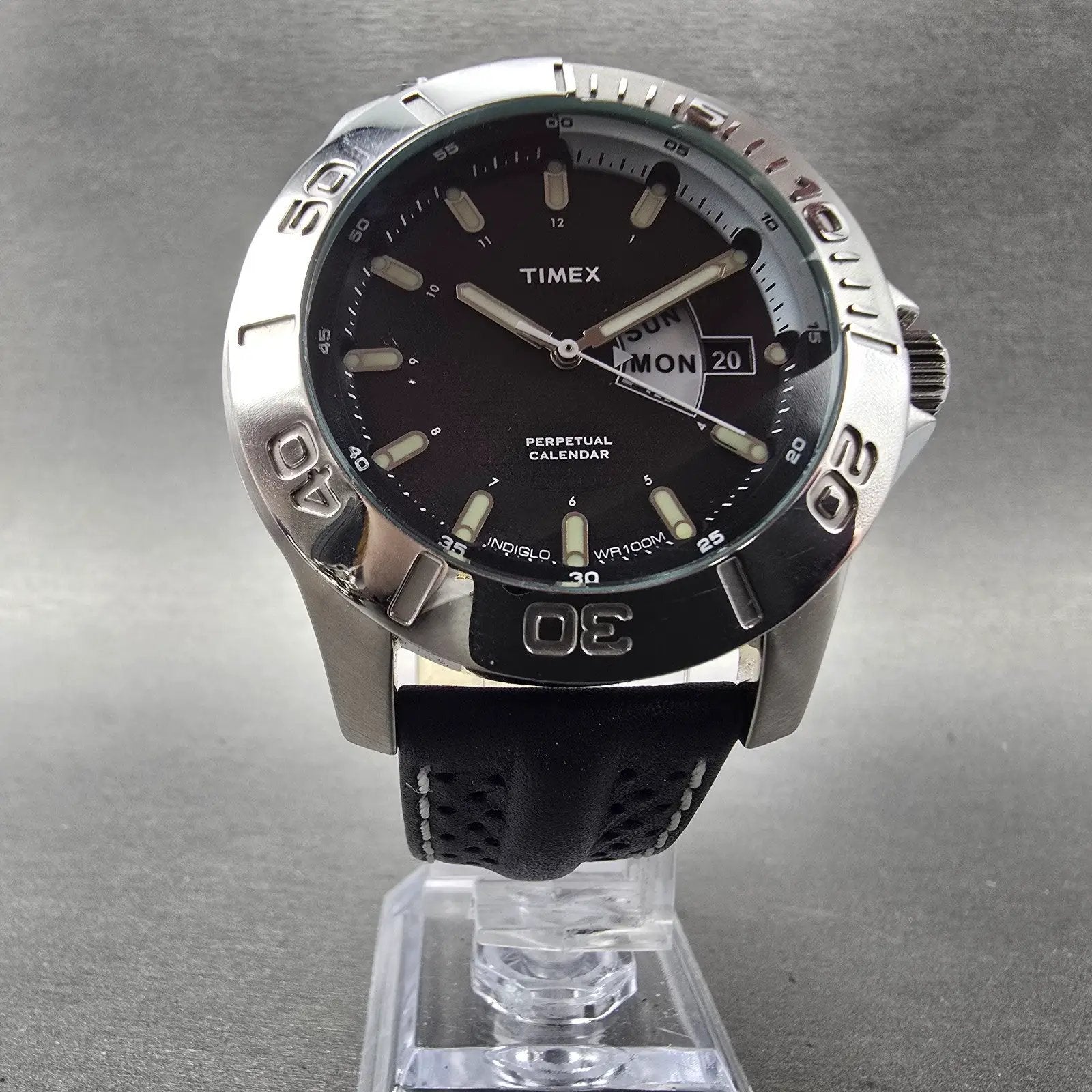 Timex Perpetual Calendar Dive Watch Men 44mm Black Dial Steel T2J081 New Battery5