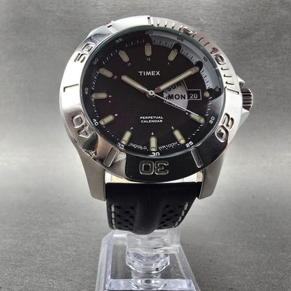 Timex Perpetual Calendar Dive Watch Men 44mm Black Dial Steel T2J081 New Battery5
