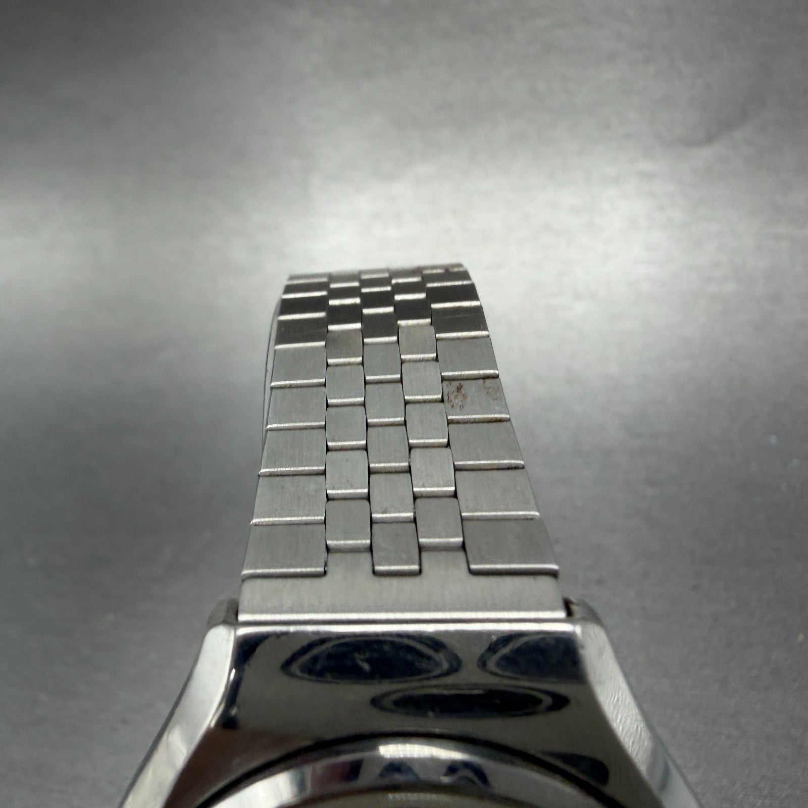 Seiko QT Watch Men 37mm Silver Dial Silver Tone Daydate Round 0823-8010 PARTS5