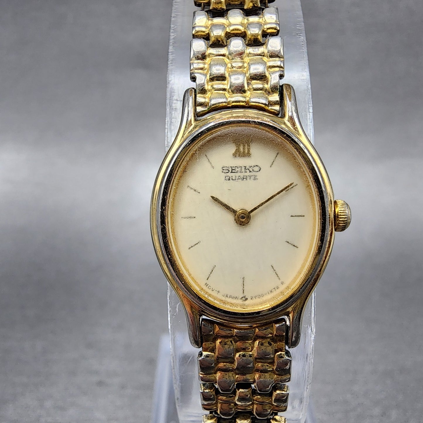 Seiko Watch Women 17mm Champagne Dial Gold Tone Oval 2y005f19 New Battery0