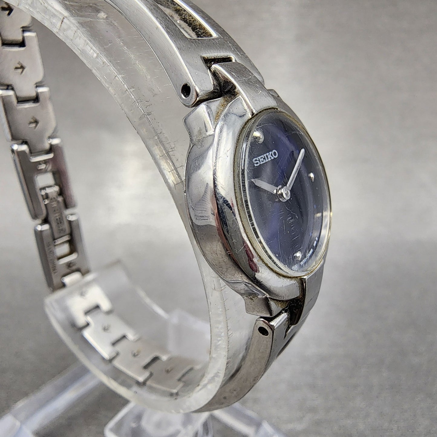 Seiko Watch Women 20mm Blue Dial Silver Tone Round 1n000gm0 New Battery3