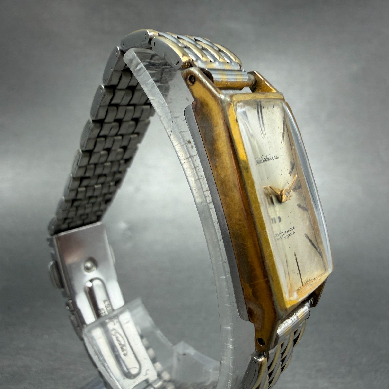 Seiko Venus Tank Watch Women 15mm Silver Dial Gold Tone 5514 Manual Runs Vintage3