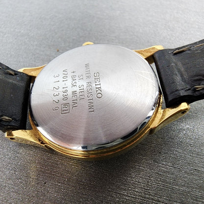 Seiko Watch Women 25mm Champagne Dial gold Tone Round V7011930 New Battery9