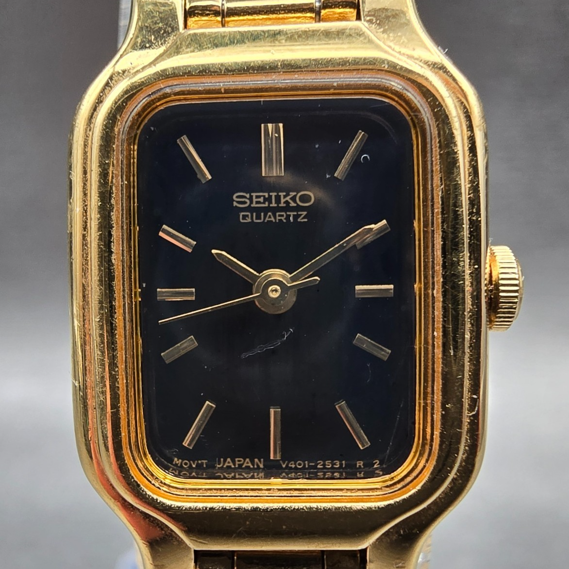 Seiko Tank Watch Women 18mm Black Dial Gold Tone Rectangle V401-5528 New Battery1