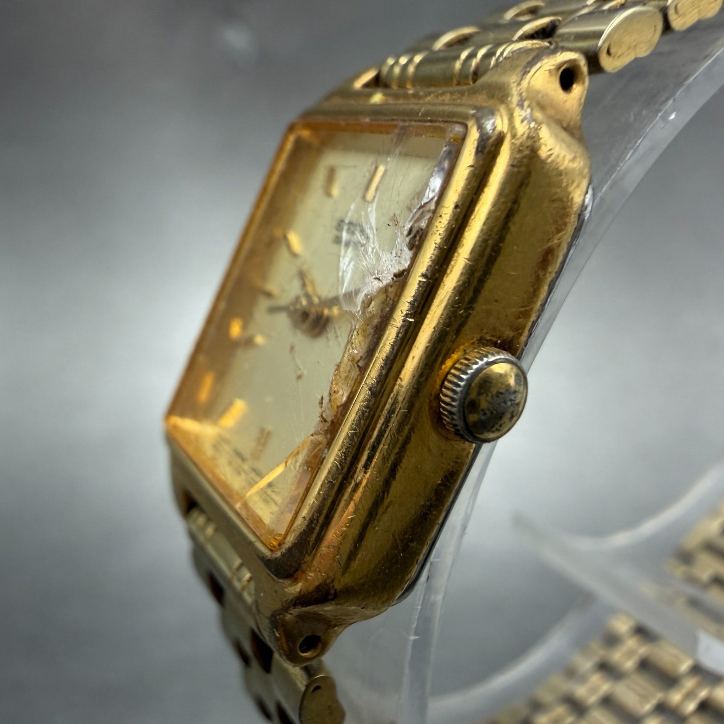 Seiko Tank Watch Women 18mm Champagne Dial Gold Tone Rectangle V401-5129 NewBat02