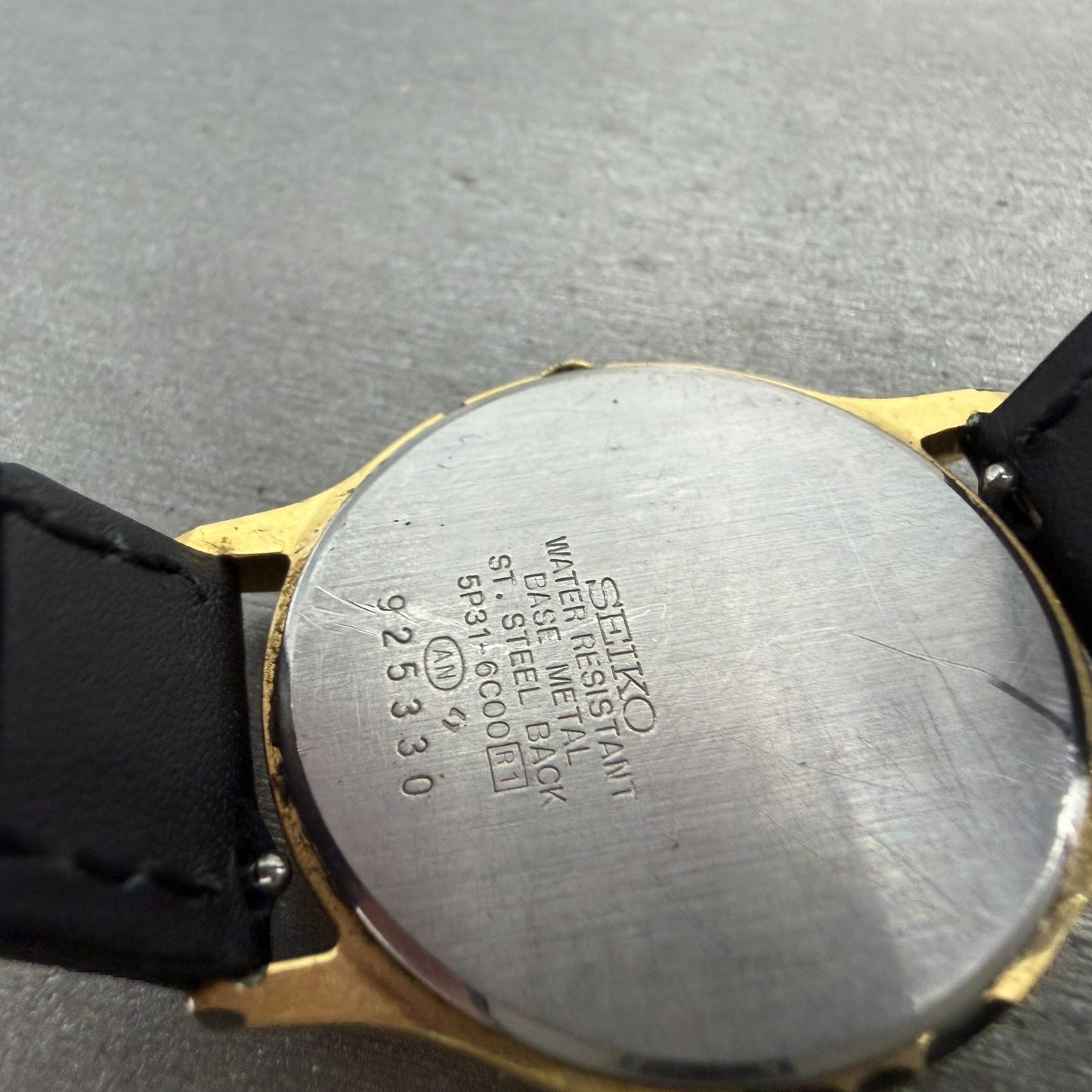 Seiko Avenue Watch Men 31mm White Dial Gold Tone Round 5P31-6C00 New Battery9
