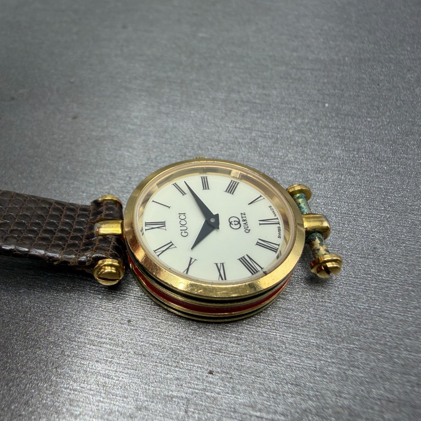 Gucci 2000L Watch Women 21mm Cream Dial Gold Plated Round New Battery KLQ6
