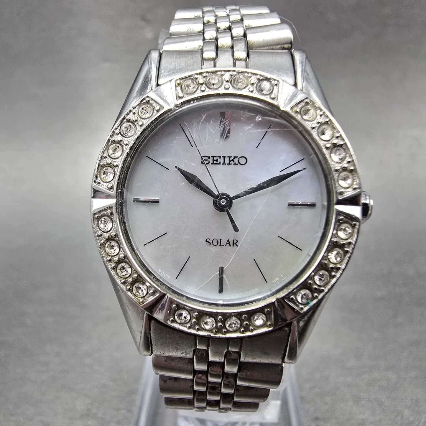 Seiko Solar Watch Women 25mm MOP Dial Silver Tone Round V117-0AN0 PARTS0
