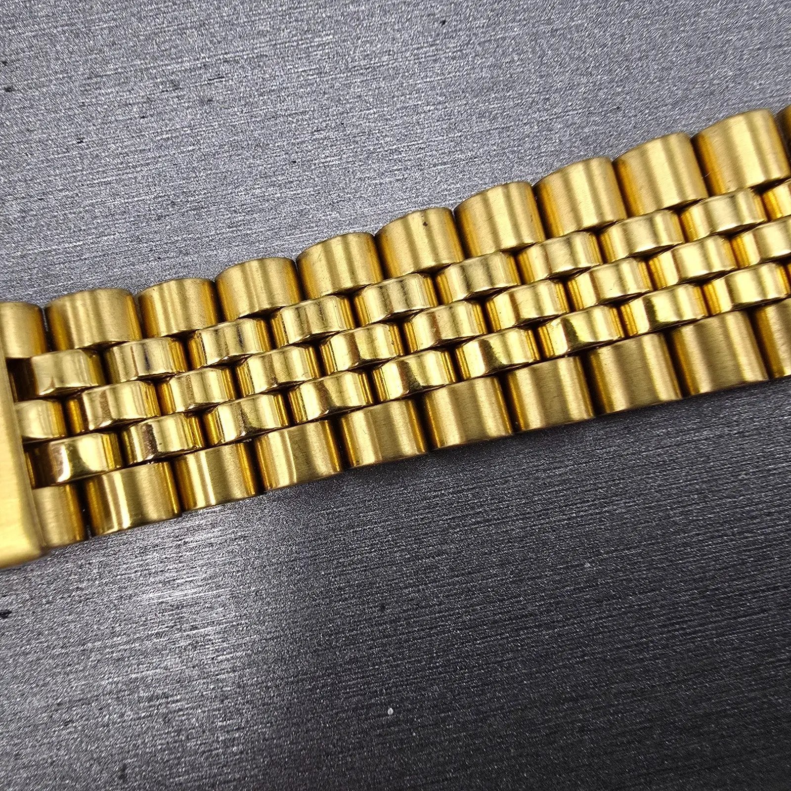 Bulova Bracelet Gold Tone 19mm Stainless Steel Y10 READ!!!!!!! Tri Folding Clasp4