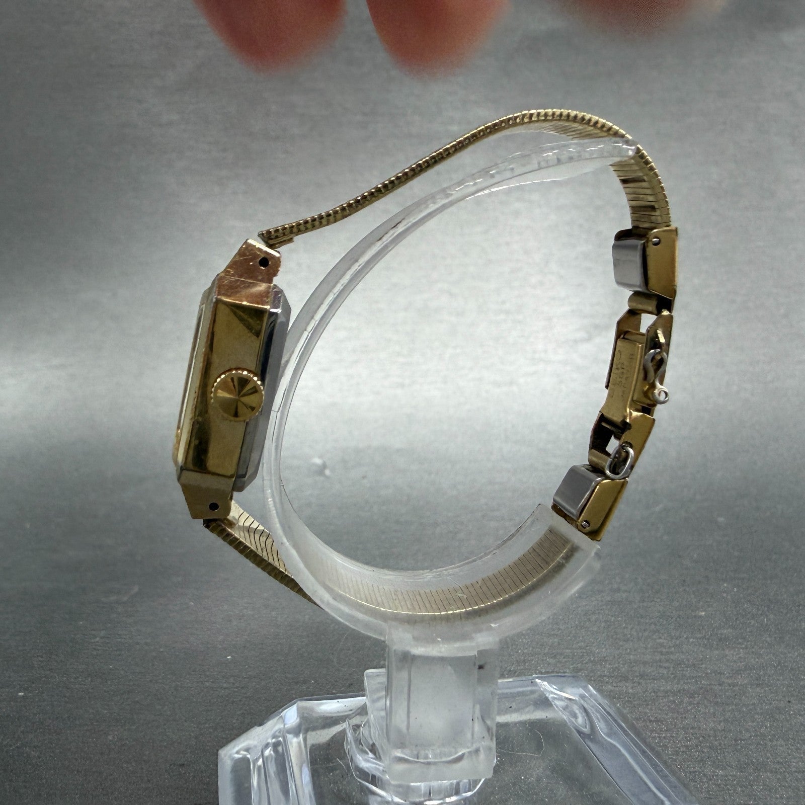 Seiko Tank Watch Women 18mm Green Dial Gold Tone Manual Rectangle 11-3990 Runs6