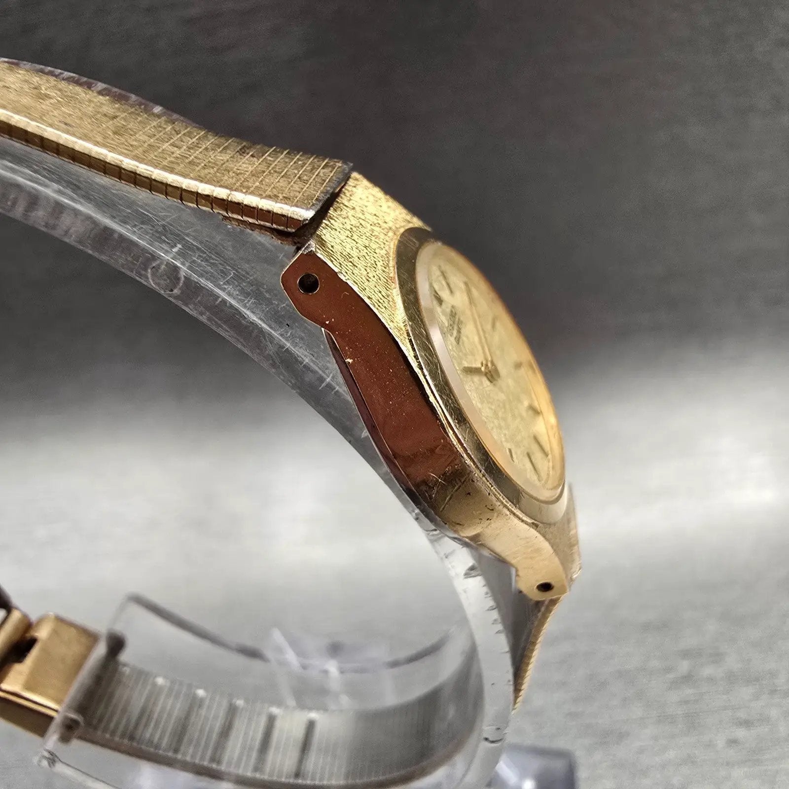 Seiko Watch Women 19mm Champagne Dial Gold Tone Round 2C20-0029 New Battery VTGT3