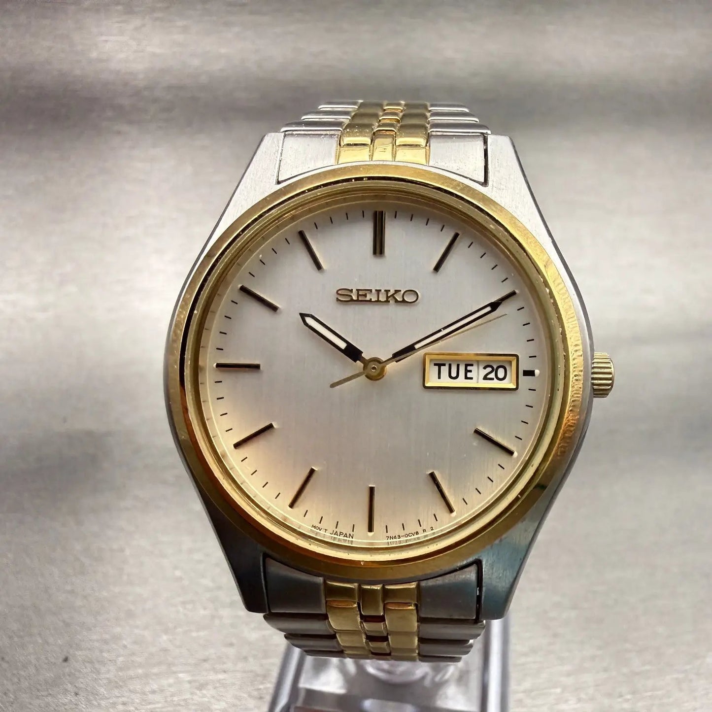 Seiko Watch Men 37mm Silver Dial Two Tone Daydate Round 7N43-9048 New Battery0