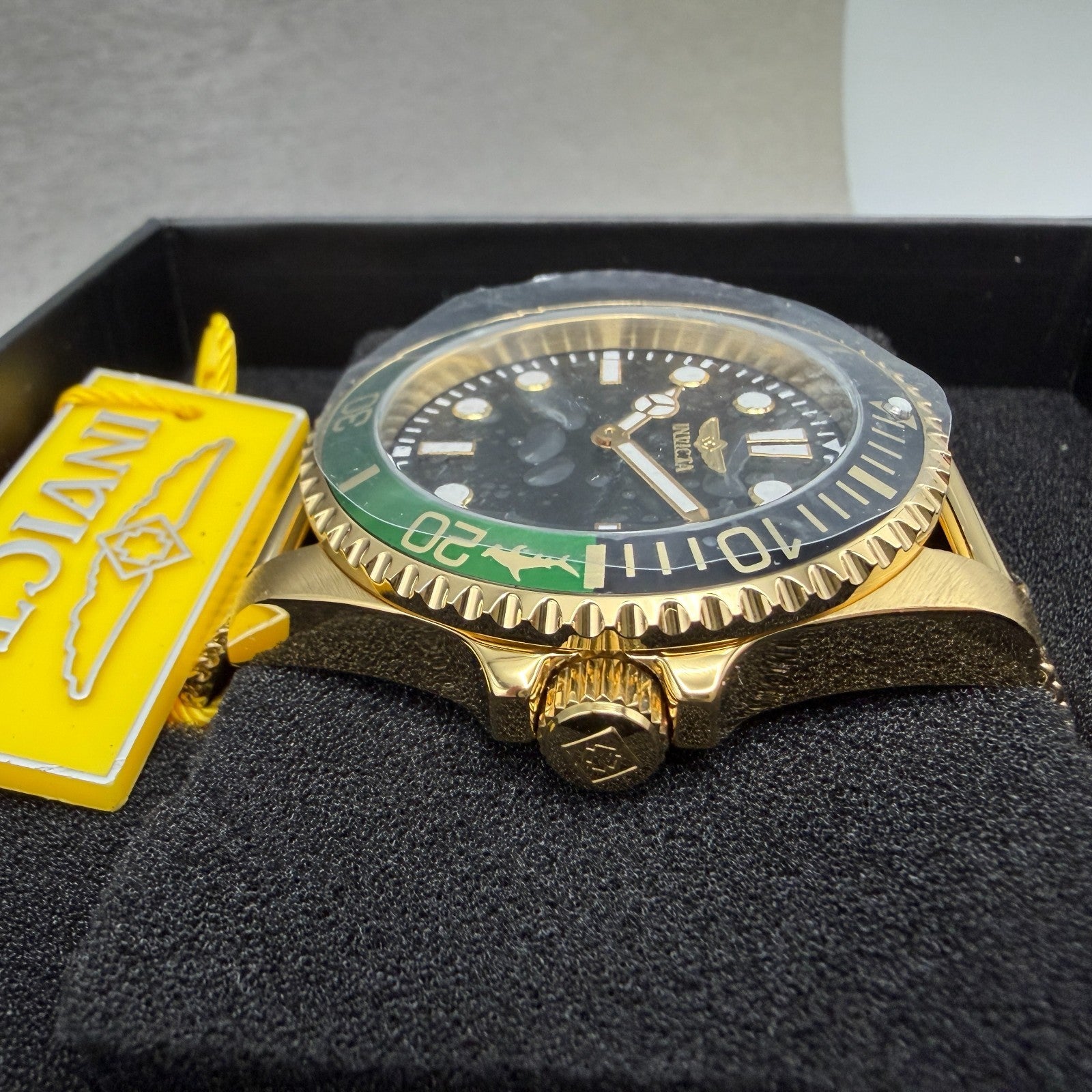Invicta Pro Diver Watch Men 43mm Black Dial Gold Tone Bracelet Round 496926