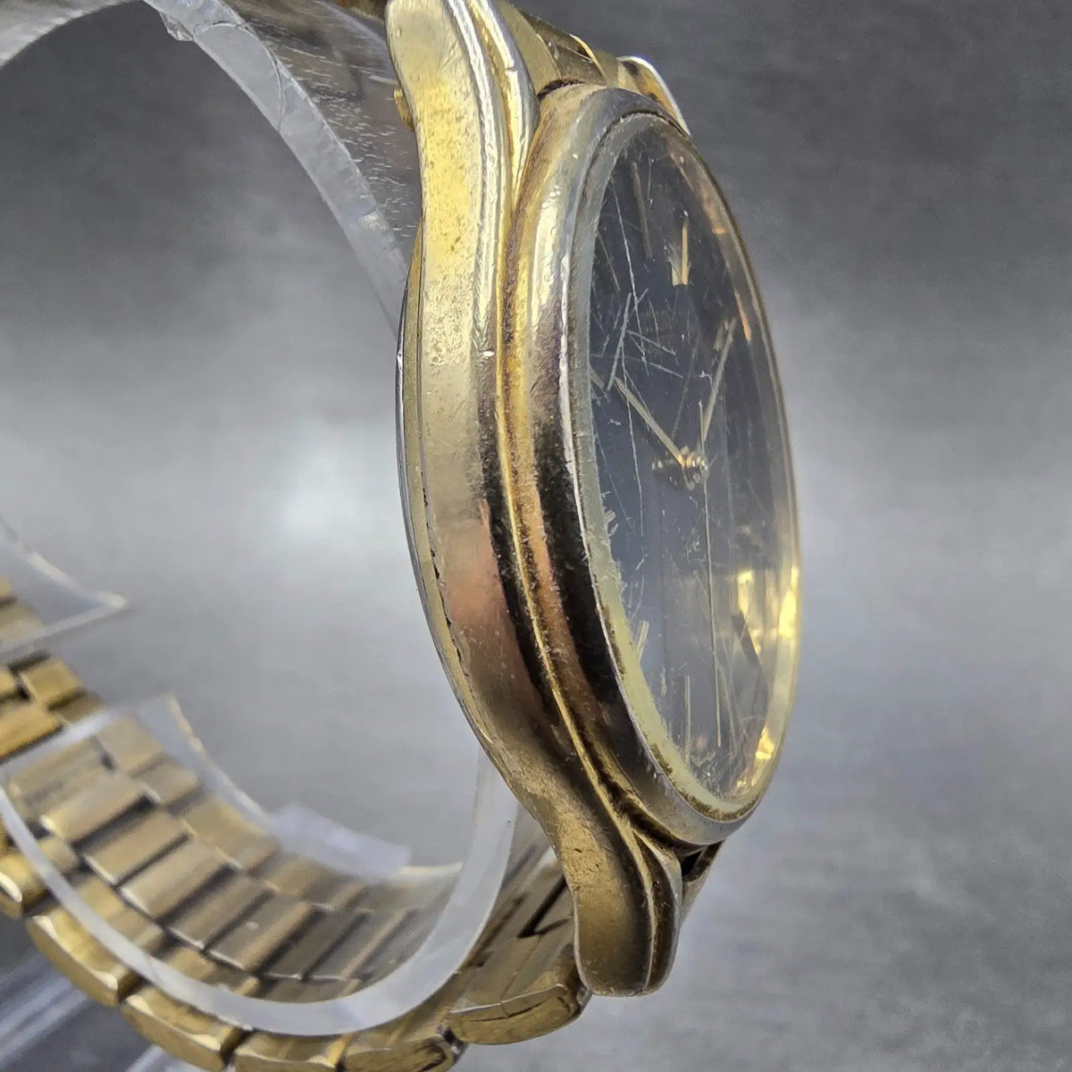 Citizen Watch Men 34mm Black Dial Gold Date Round 6110-S28146  VTG PARTS JP4