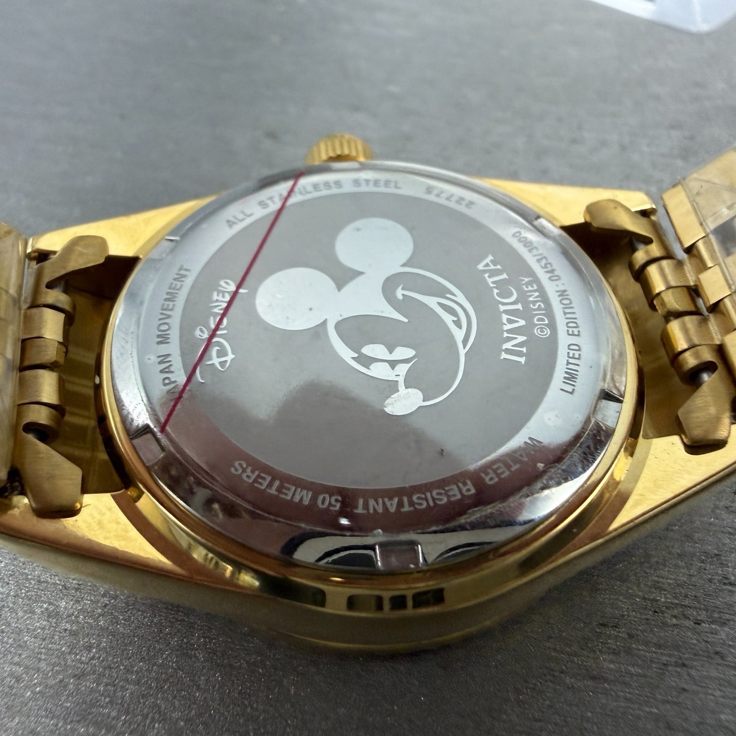 Invicta Mickey Mouse Watch Men 36mm Silver Dial Gold Tone Date 22775 New Battery9
