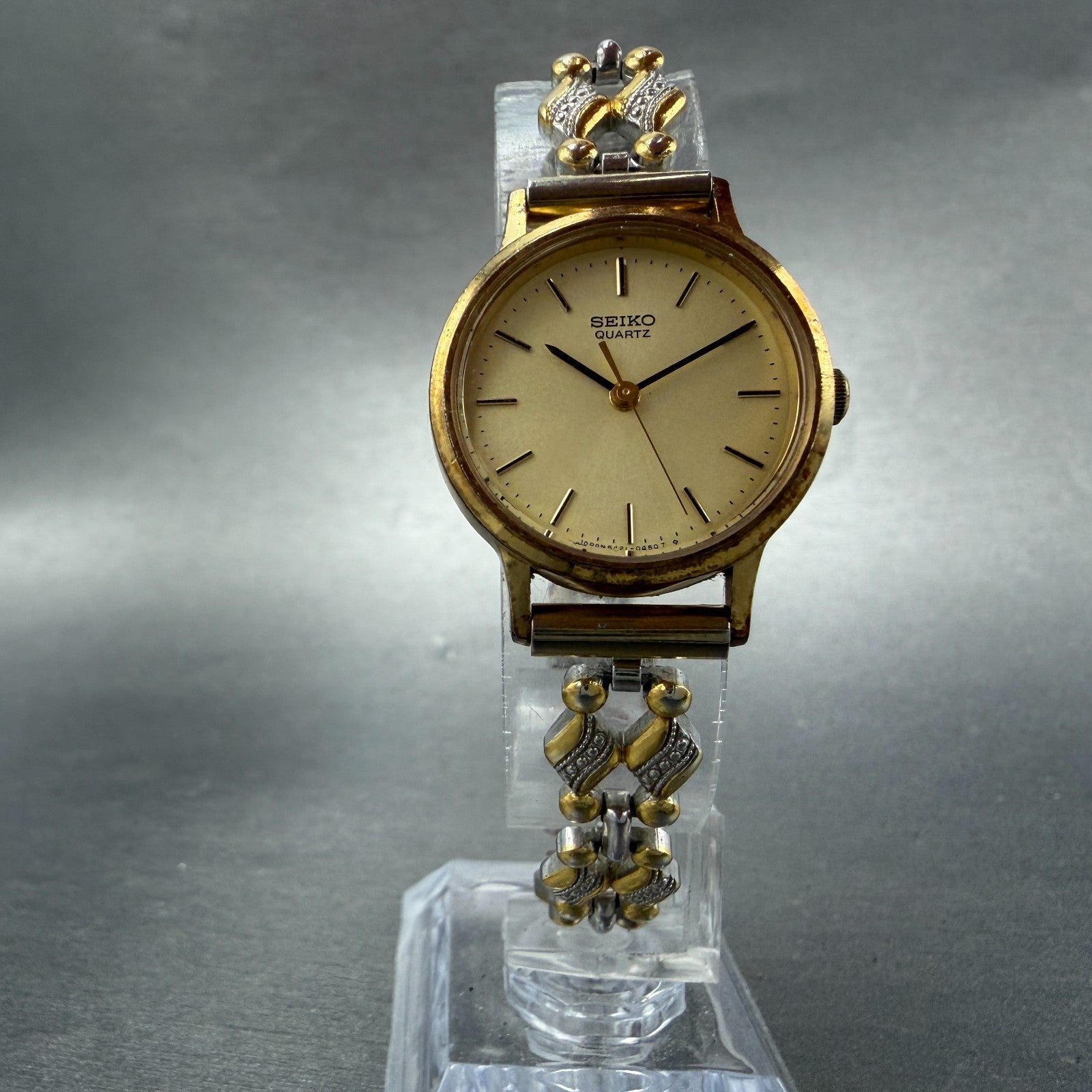 Seiko Watch Women 25mm Champagne Dial Gold Tone Round 5421-0090 New Battery5