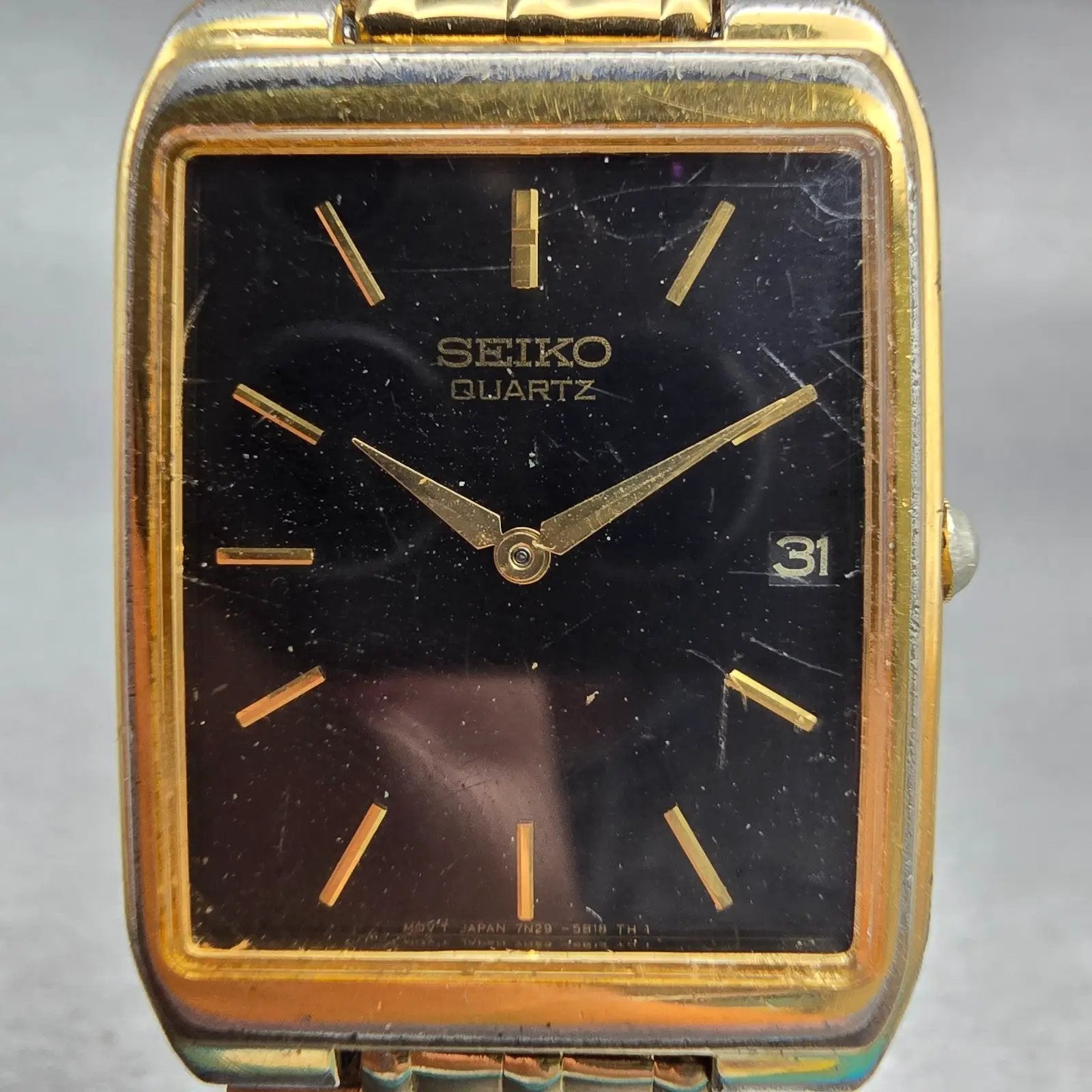Seiko Tank Watch Men 27mm Black Dial Gold Tone Date Rectangle 7N29-5B29 New Batt1
