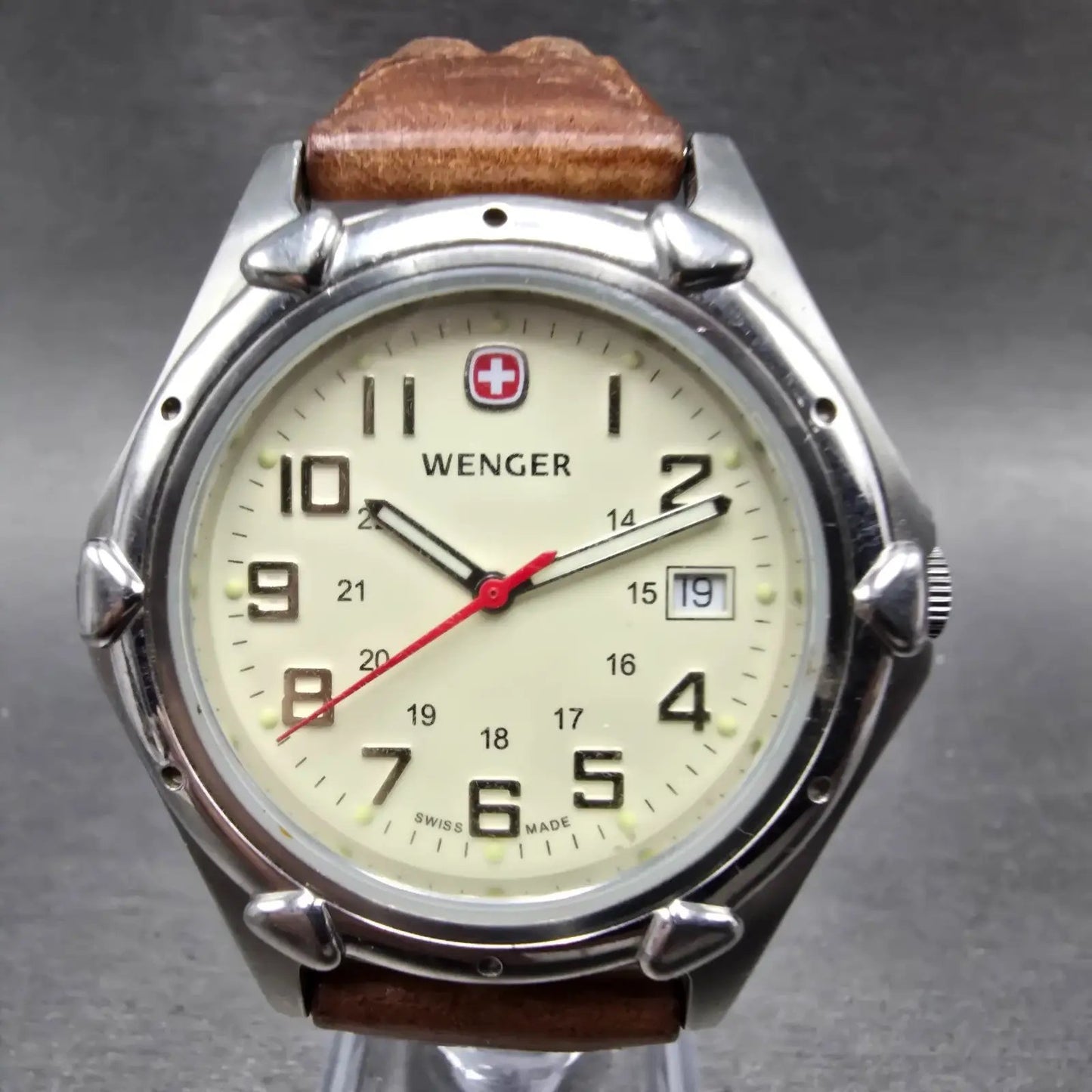 Wenger Watch Men 41mm White Dial Silver Date Round 7311X New Battery Swiss DS0