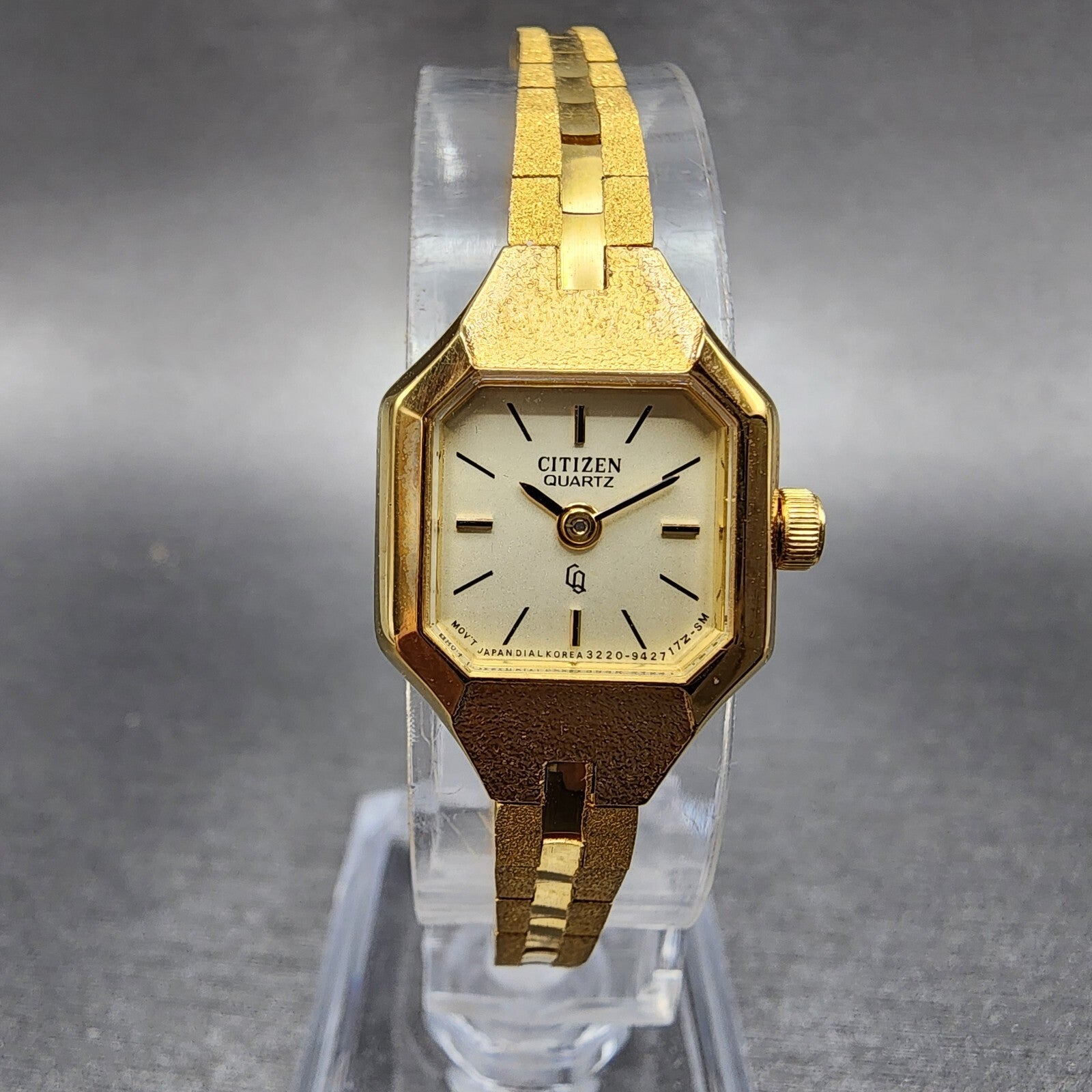 Citizen Watch Women 17mm Champagne Dial Gold Tone NOS 3220890809 New Battery2