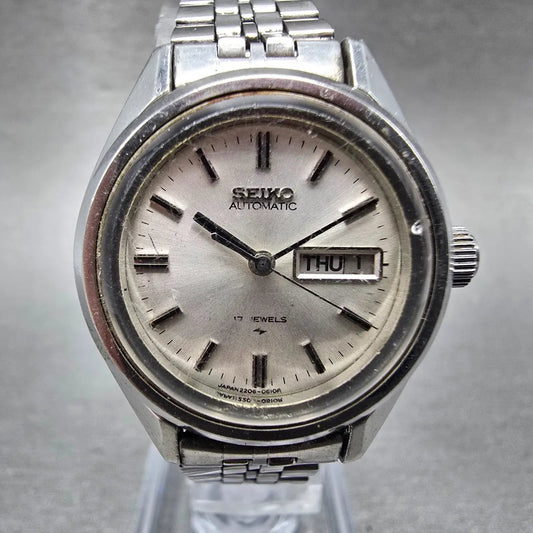 Seiko Automatic Watch Women 27mm Silver Dial Silver Tone Daydate 2206-0470 PARTS0