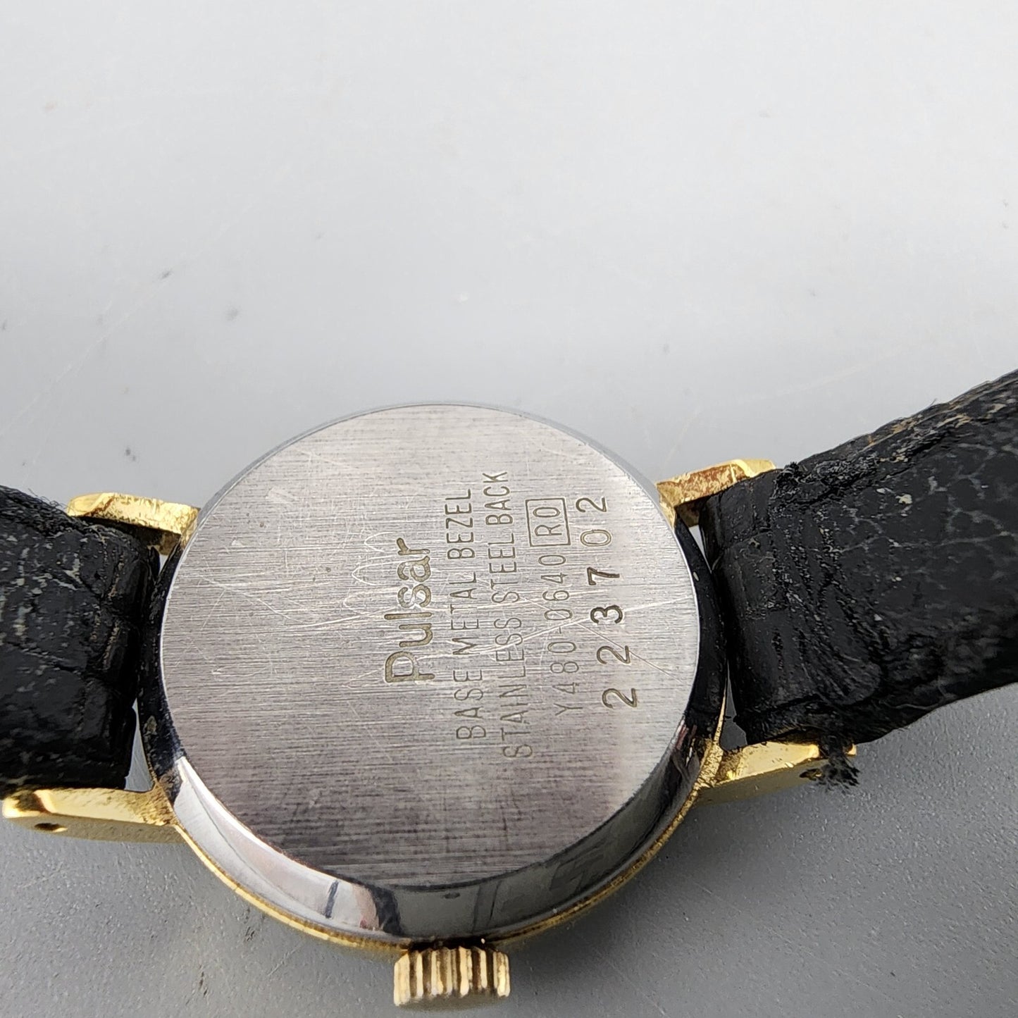 VTG Pulsar Watch Women Gold Tone Round 22mm Leather Band Y480-0540 New Battery