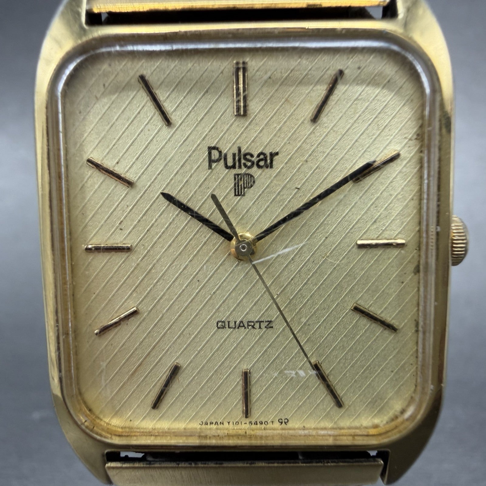Seiko Pulsar Tank Watch Men 27mm Champagne Dial Gold Tone Y101-5329b New Batt HQ1