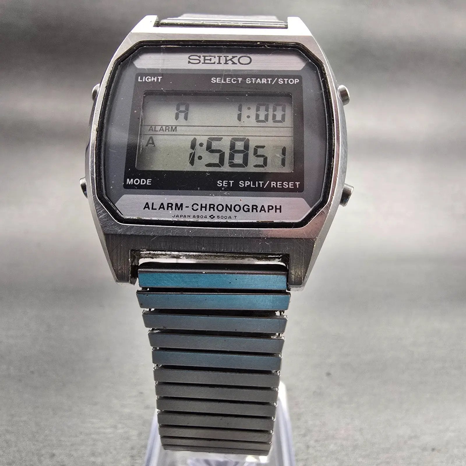 Seiko Digital Watch Men 33mm Silver Tone Alarm Chrono A904-5000 New Battery VTG5