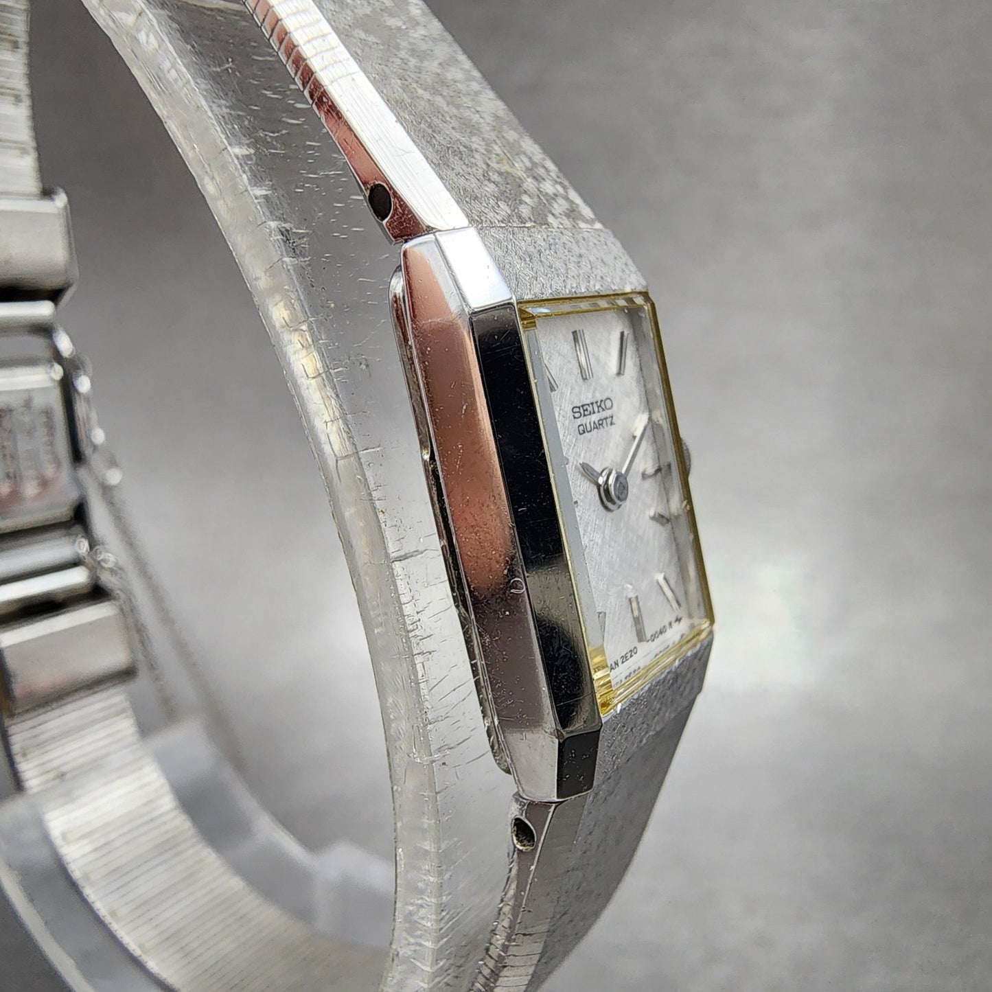 Seiko Tank Watch Women 12mm Silver Dial Silver Tone 2e205029 New Battery3