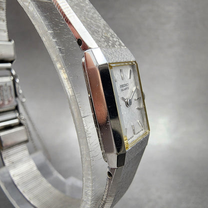 Seiko Tank Watch Women 12mm Silver Dial Silver Tone 2e205029 New Battery3