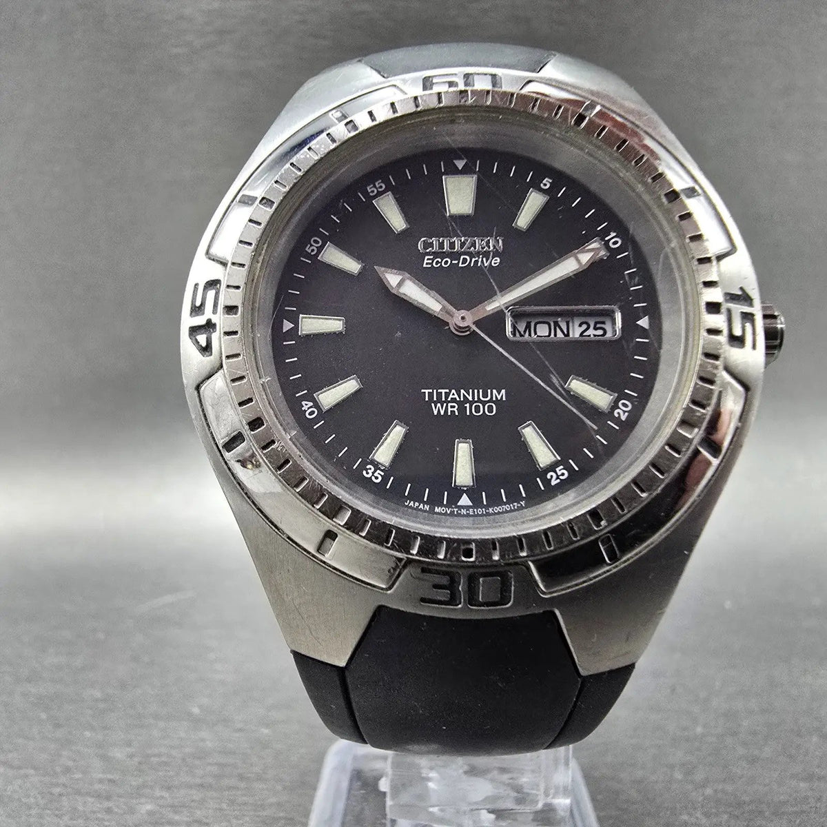 Citizen Eco-Drive Watch Men 40mm Black Dial titanium Daydate E101-K004438 Runs5