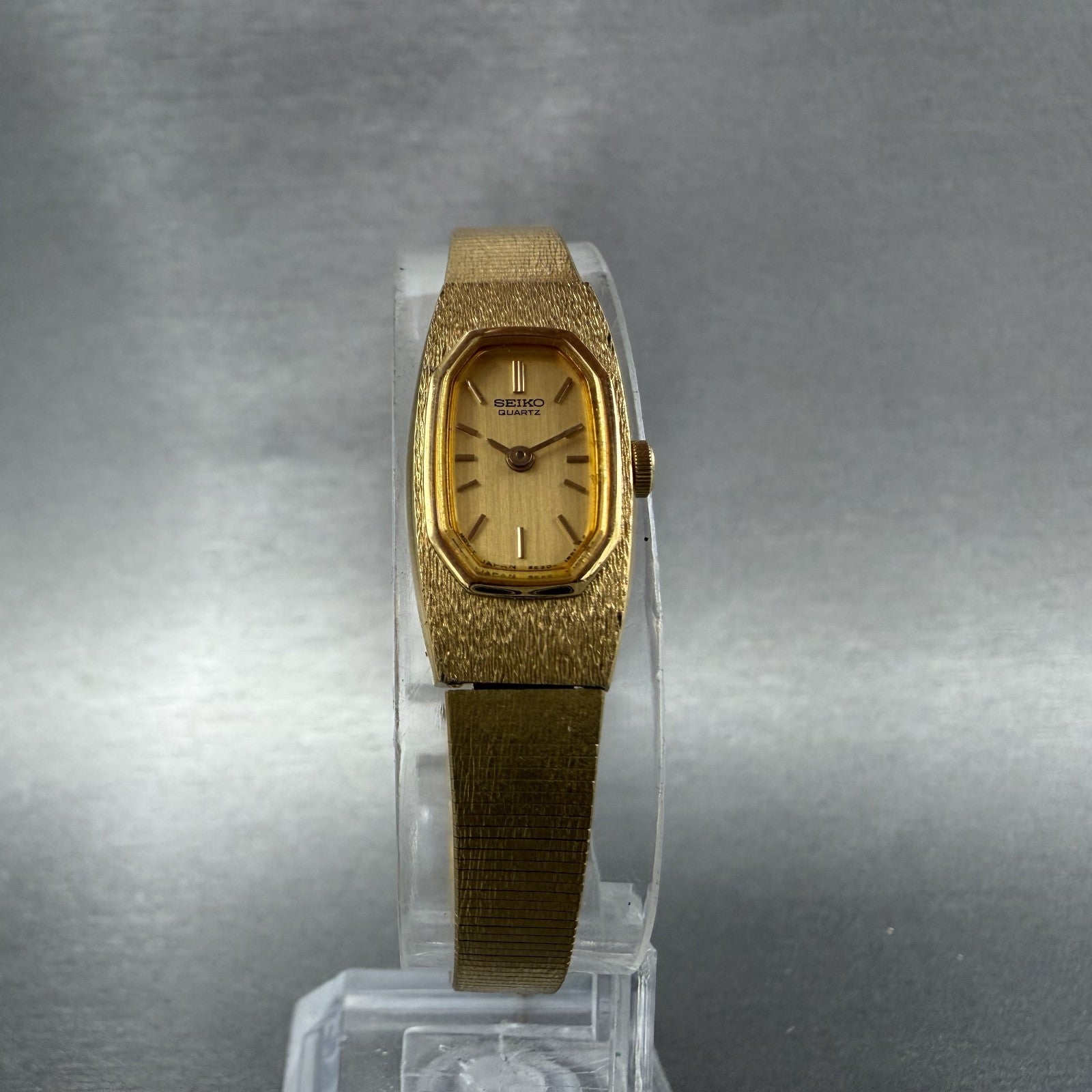Seiko Watch Women 13mm Champagne Dial Gold Tone Rectangle 2E206461 New Battery5
