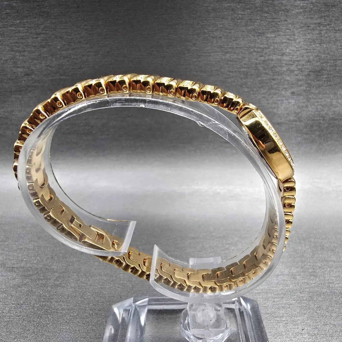 Bulova Watch Women 17mm White Dial Gold Tone Oval Gemmed 97V23 New Battery8