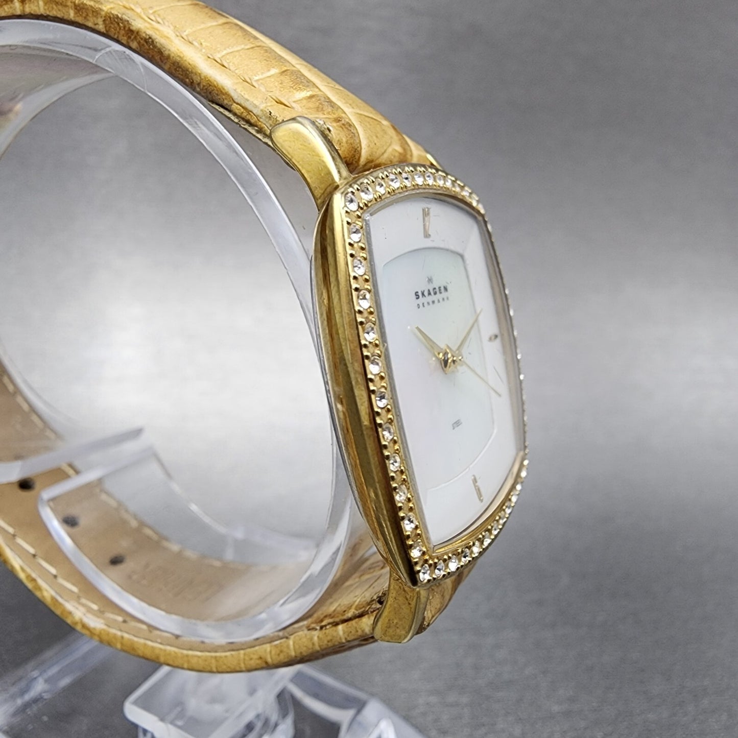 Skagen Watch Women 28mm MOP Dial Gold Tone Rectangle MK348SGL8B New Battery