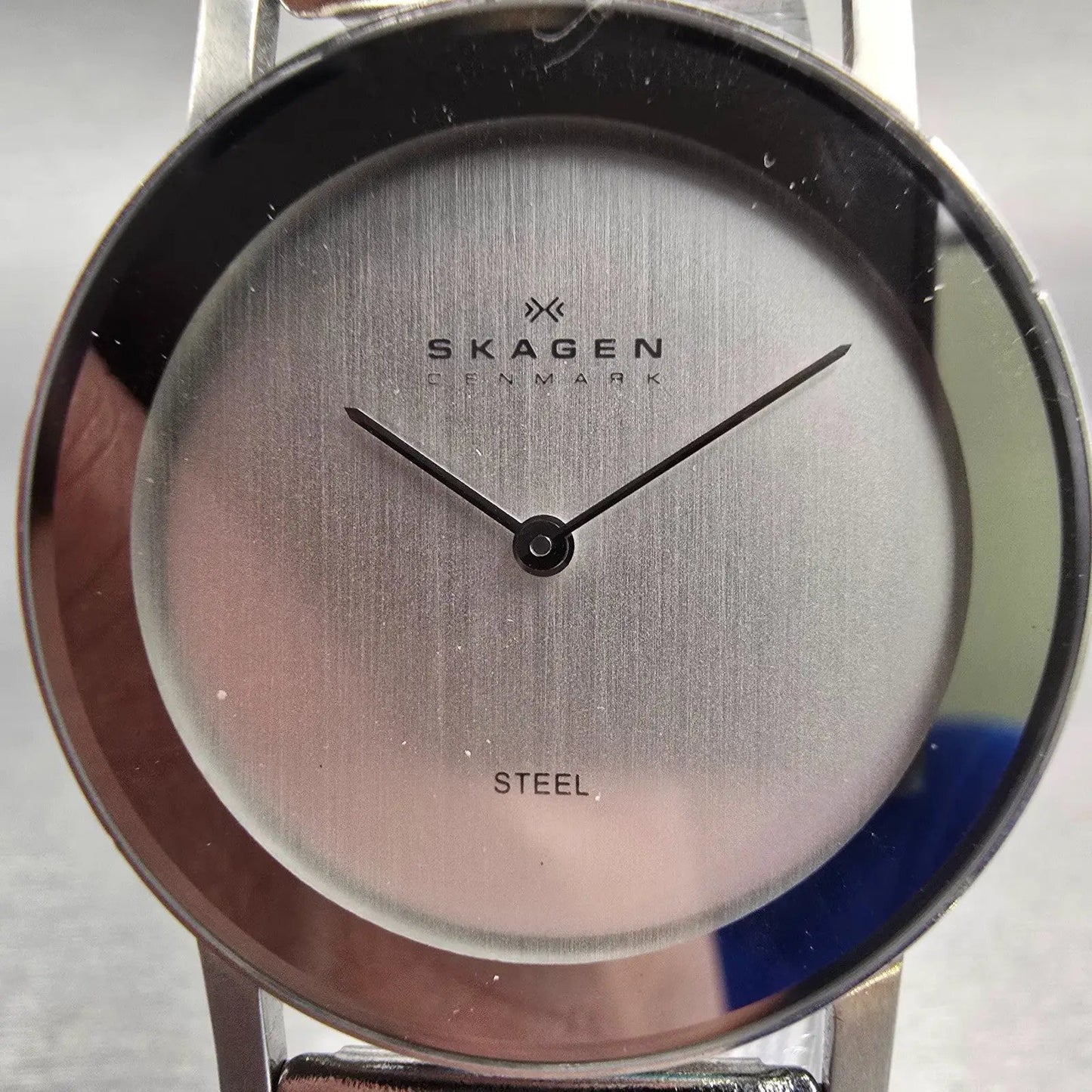 Skagen Watch Men 33mm Silver Dial Silver Tone Round 39LSS New Battery1