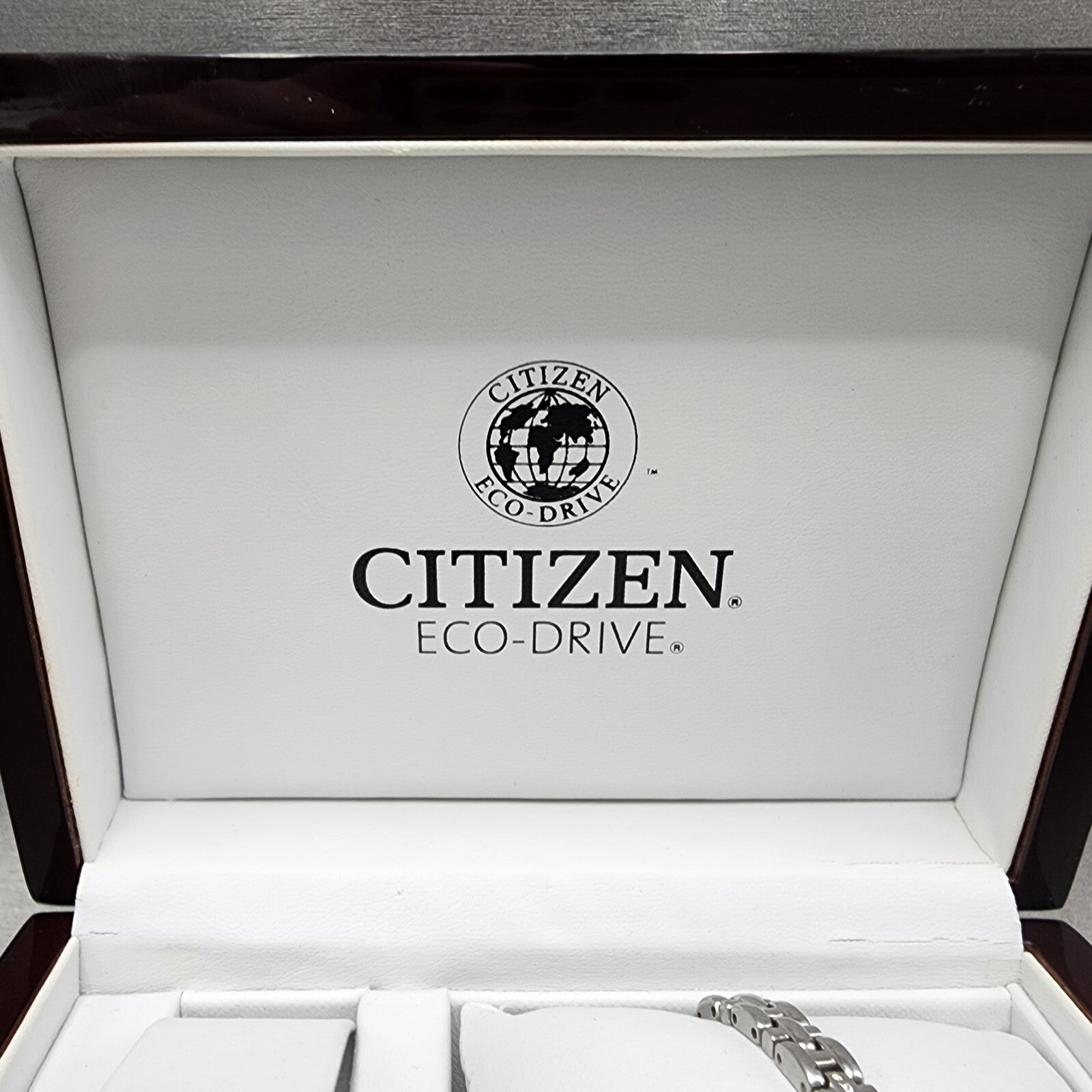 Citizen EcoDrive Watch Women MOP Dial Two Tone Date Round Date Round Runs14