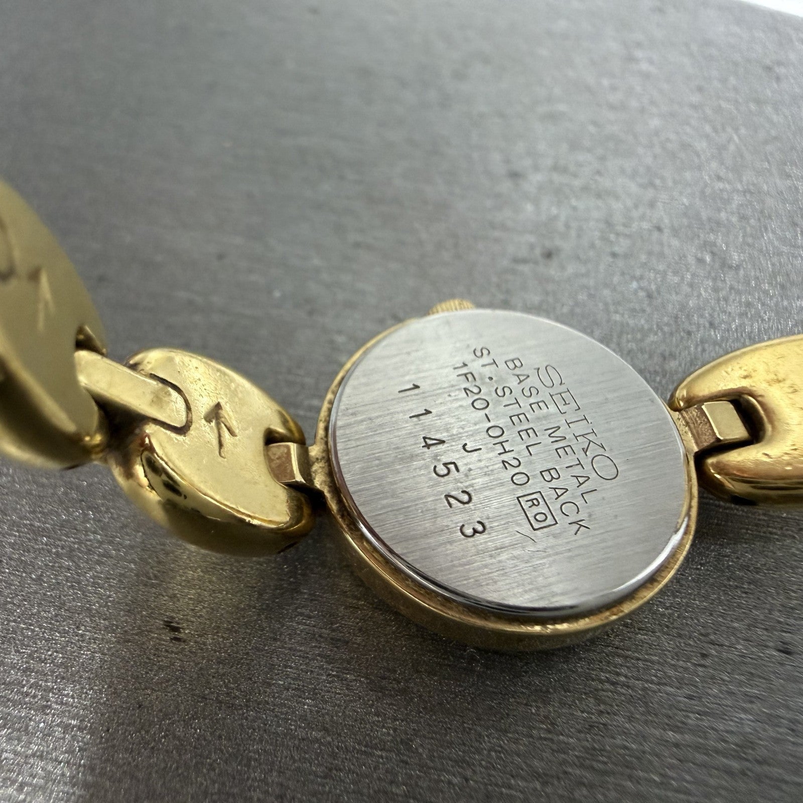 Seiko Watch Women 17mm White Dial Gold Tone Round 1F200H20 New Battery9